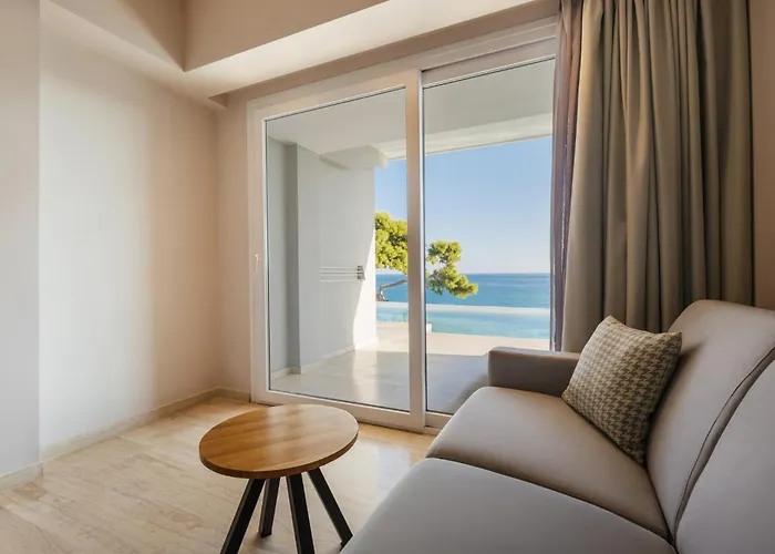 Alexandra Beach Resort & Spa