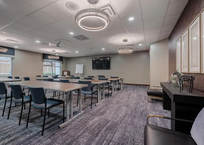 Four Points By Sheraton Louisville Airport
