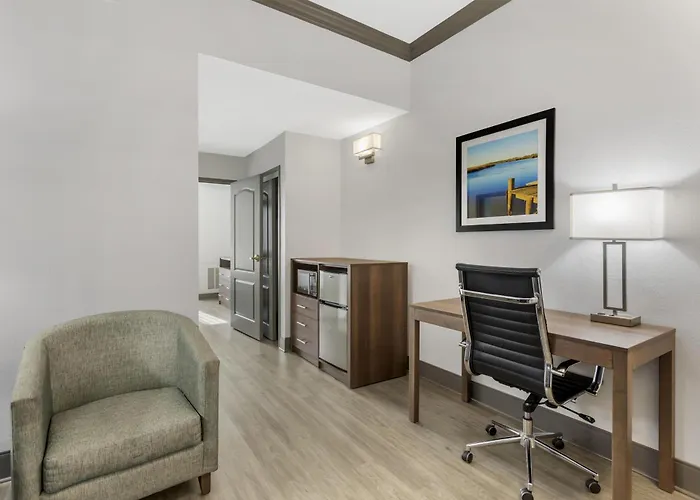 Best Western Plus First Coast Inn And Suites