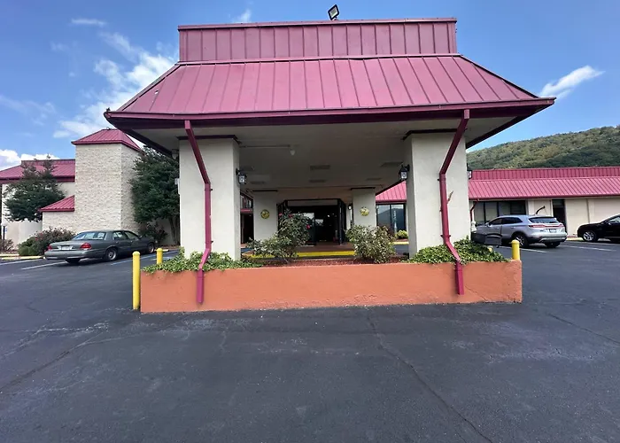 Hotel Red Rose By Townhouse Covington I-64