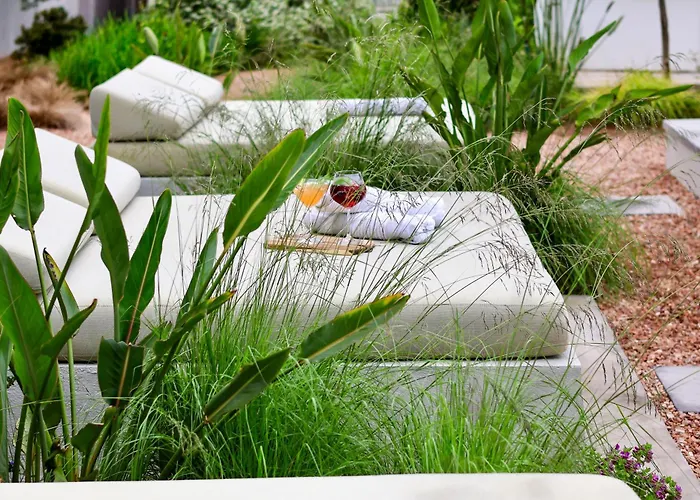 The Grand Hotel Robertson