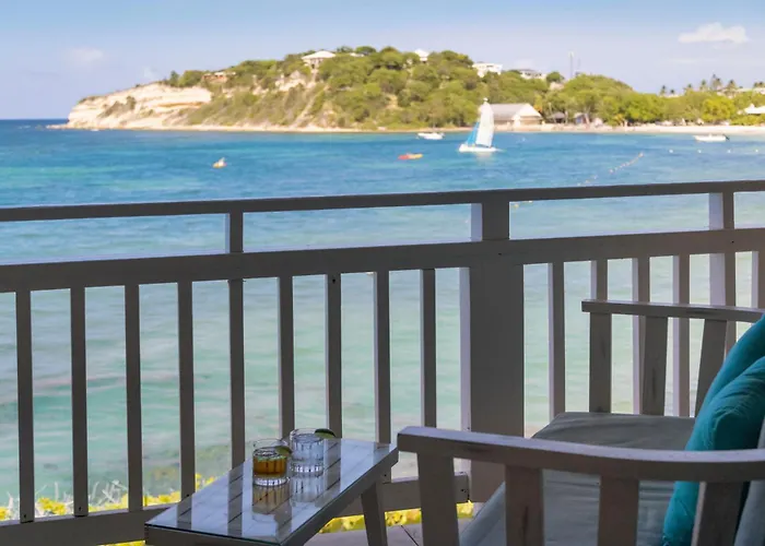 Pineapple Beach Club (Adults Only)