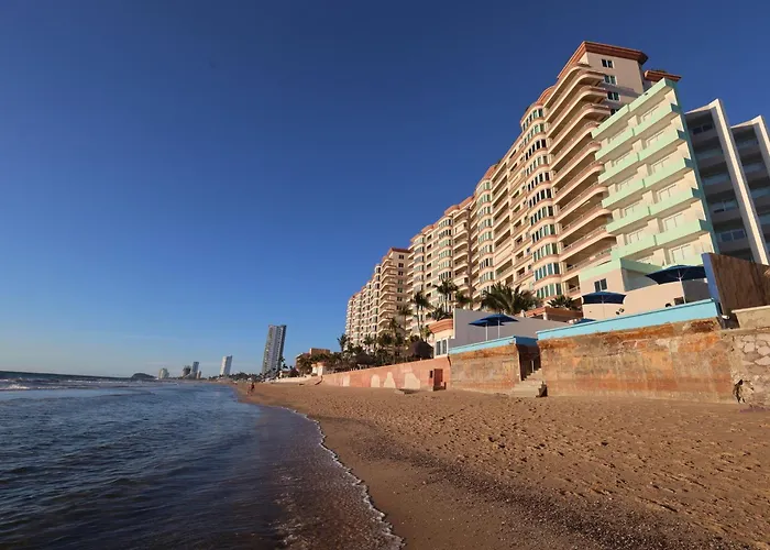 Garner Hotel Mazatlan Beach By Ihg