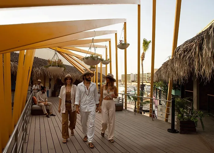 Mayan Monkey Los Cabos - Social Hostel (Adults Only)