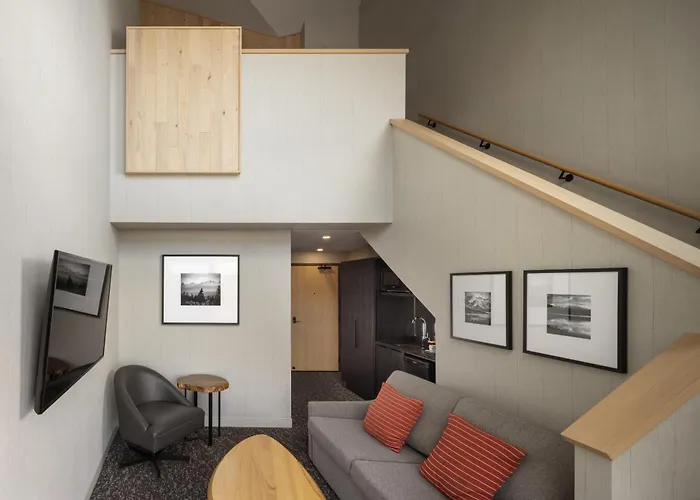 Peaks Hotel And Suites