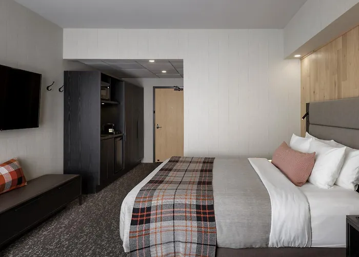 Peaks Hotel And Suites