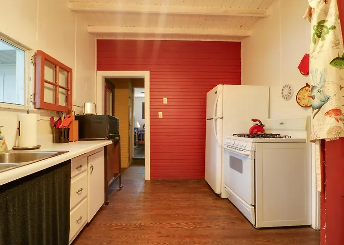 Island Cottage On Evans Lake: Boat Rental Required