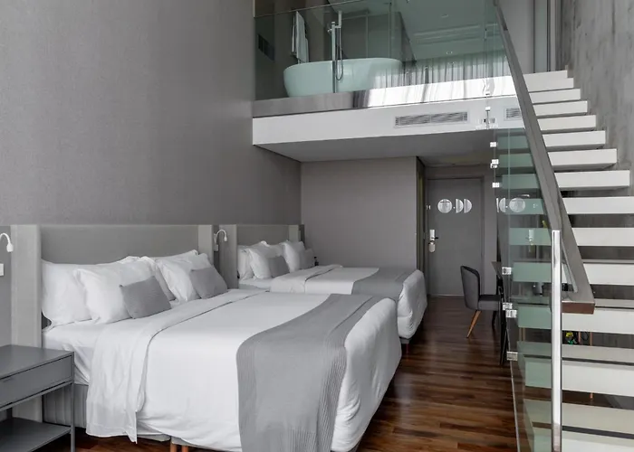 Suryaa Hotel Pinhais, Curio Collection By Hilton