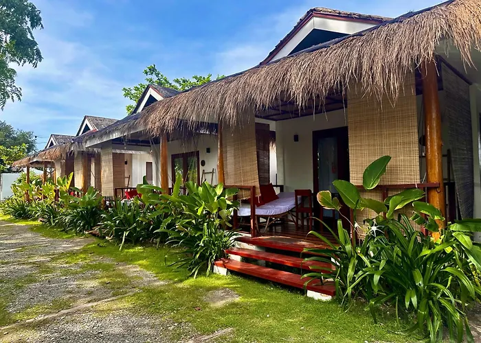 Uzuri Kubo Huts