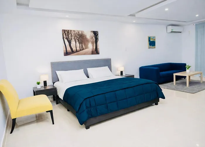 Tris Estates Hotel & Suites