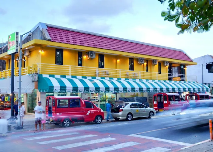 Bed&Beach Hostel Karon