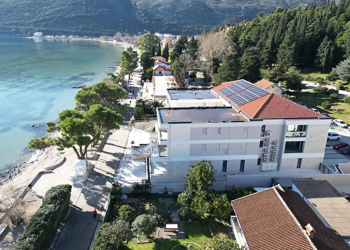 Isidora Seafront Apartments