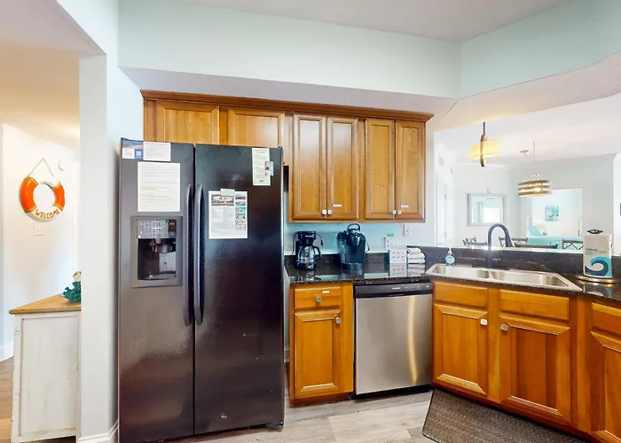 Paradise Shores 305