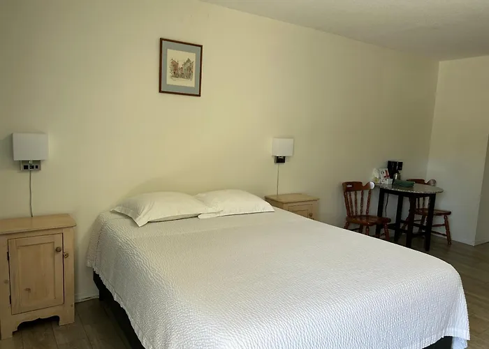Empire Motel