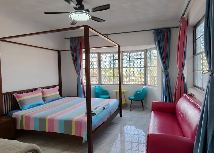 Da Pink And White Palace