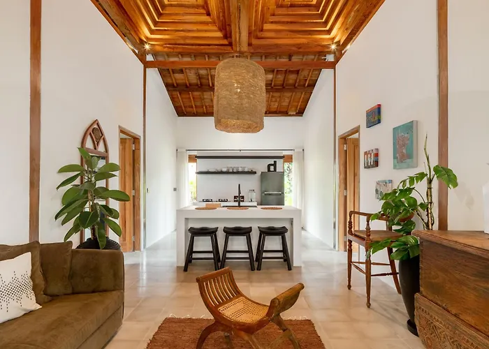 Tebola Village Resort Sidemen