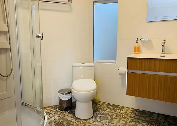 Habitación Acogedora con Baño Privado y Entrada Propia en Miraflores