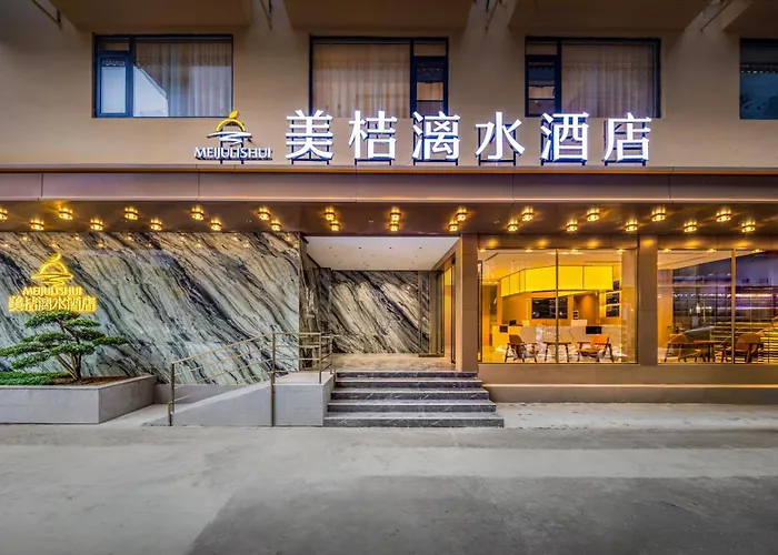 Yangshuo Meiju Hotel - By West Street In The Center