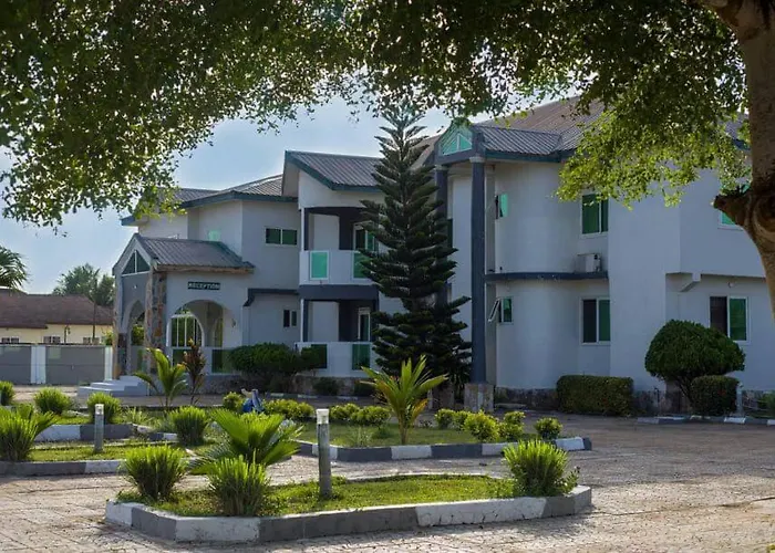 Iloyds Beach Resort & Spa