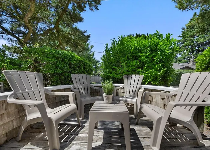Beaches Inn Townhomes
