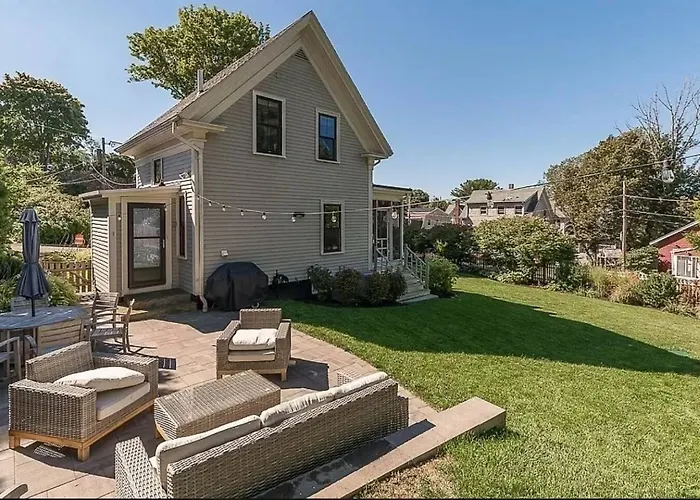 The Mariner|Family Friendly|Backyard|Walk 2 Beach