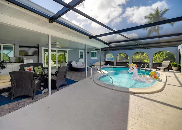Heated Pool & Beachfront Villa With Soundproofed Doors In Heart Capecoral