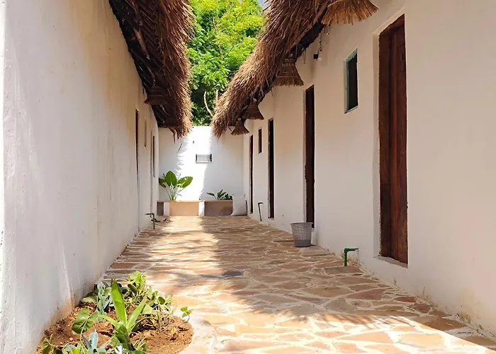 Sawa Sawa Beach Hotel&Backpacks