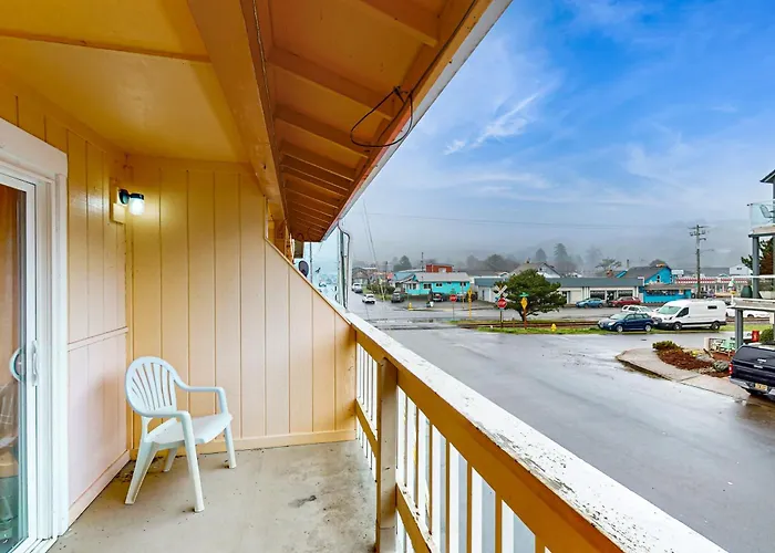 Sea Treasures Inn #206