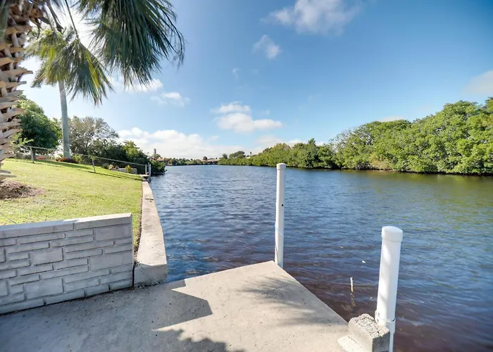 Heated Pool & Beachfront Villa With Soundproofed Doors In Heart Capecoral
