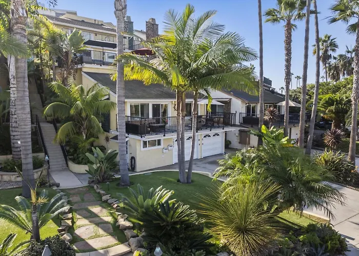 Walk To The Beach And Ole Hanson Casino Wedding Venues