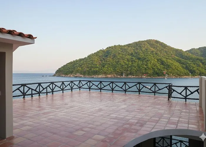 Casa Altamar, Oceanfront Estate With Rooftop Deck