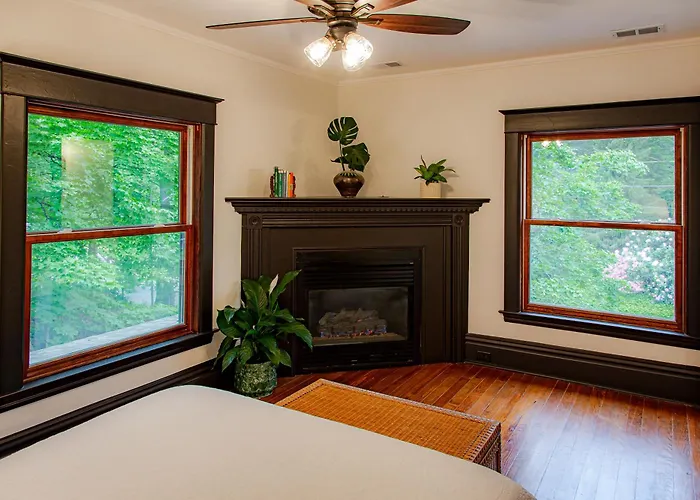 Forest Inn Of Saugatuck