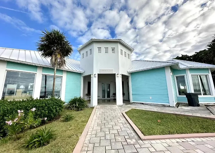 Amamare Waterfront Villa | Pool + Private Dock