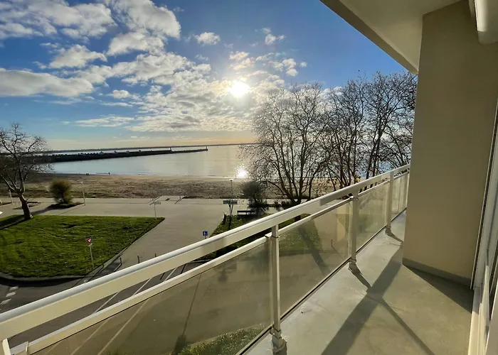 Apartment With Exceptional Views