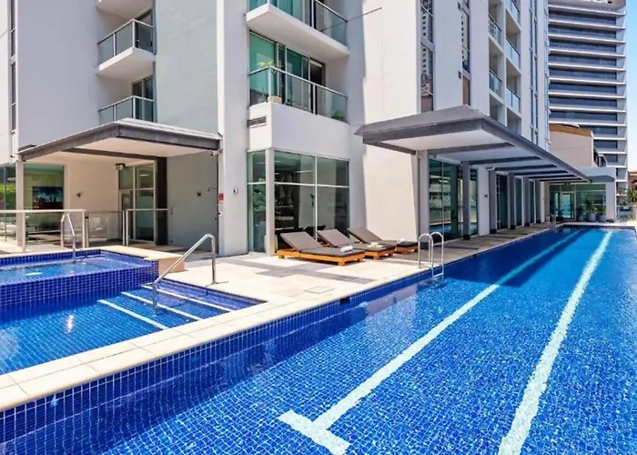 Dusk Luxury 2 Bedroom Cbd Sky Home With Pool, Parking & Gym
