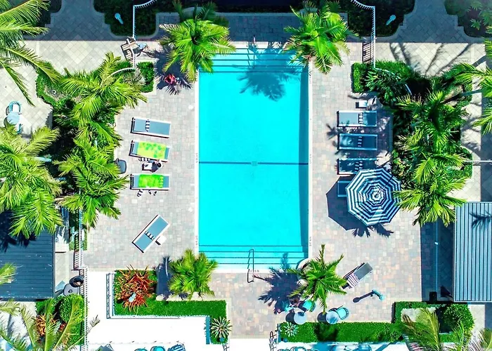 Luxury Waterfront Boca With Pool, Hot Tub And Boat Views