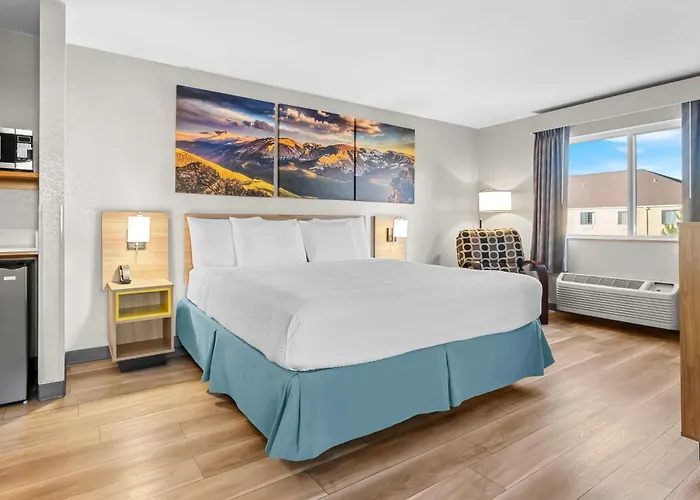 Days Inn & Suites By Wyndham Castle Rock