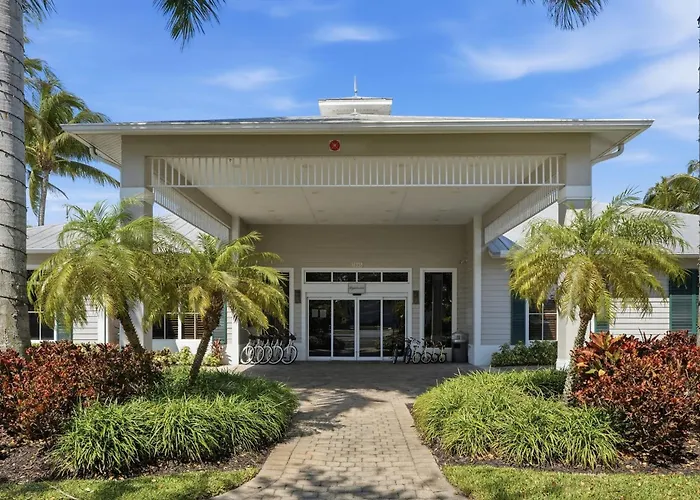 Greenlinks Golf Villas At Lely Resort