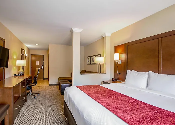 Comfort Suites Fishkill Near Interstate 84