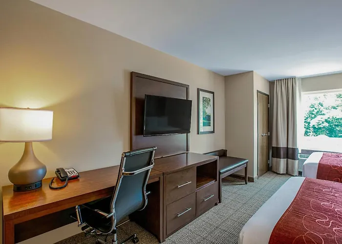 Comfort Suites Fishkill Near Interstate 84