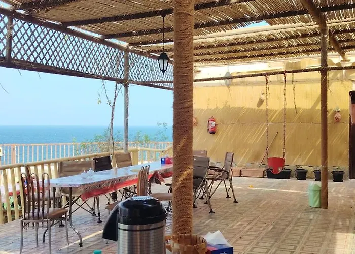 Alshumukh Guesthouse