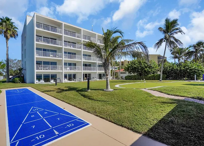 Beach Front One Bedroom Condo Paradise. Ground Floor.