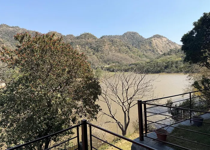 Lake 1 Estate