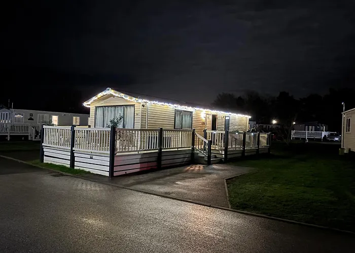 Rachel Retreat Caravan Kingfisher Court Tattershall Lake