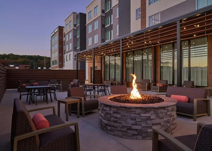 Courtyard By Marriott Madison