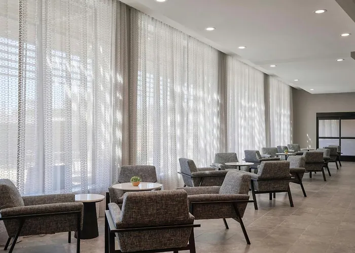 Courtyard By Marriott Madison