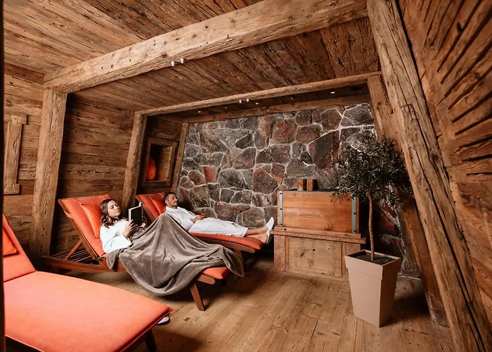 Hotel Neuhaeusl - Herzlich Familiaer