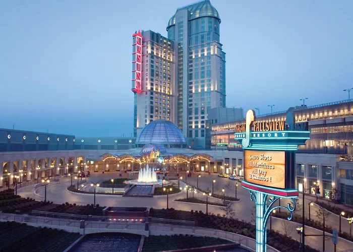 Hilton Niagara Falls/ Fallsview Hotel&Suites