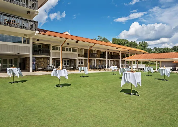 Waynesville Inn And Golf Club, Tapestry Collection By Hilton