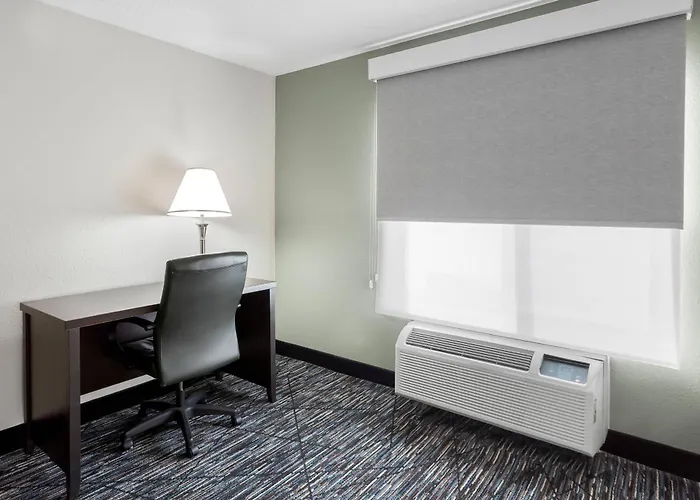 Quality Inn & Suites Niles